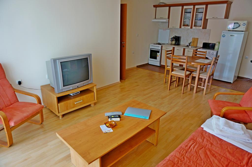 Gt Privilege Fort Beach Apartments النايت المظهر الخارجي الصورة